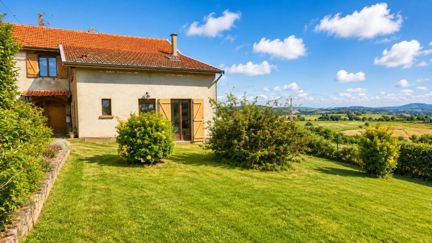 Maison 5 pièces 125 m² · à Saint-Vérand · 125 m² · 250 000 €