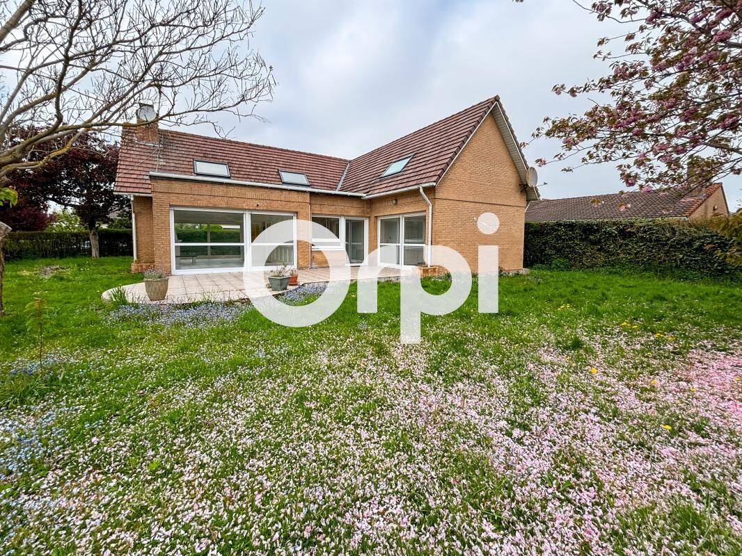 Maison 5 pièces 128 m² · à Téteghem-Coudekerque-Village · 127,9 m² · 1 500 €/mois