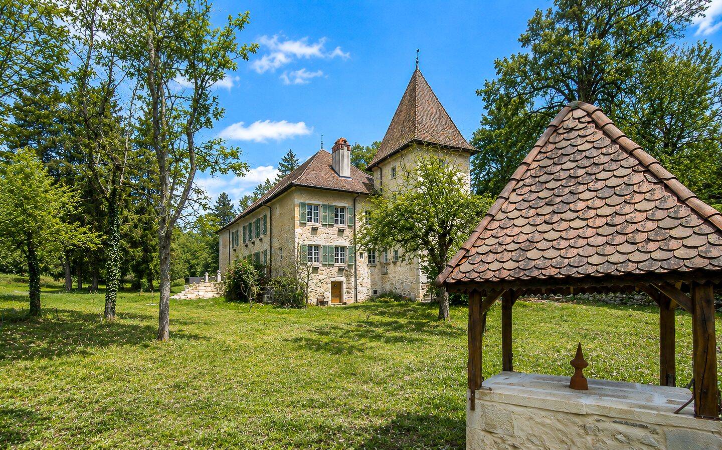Maison 12 pièces 350 m² · à Valserhône · 350 m² · 1 980 000 €