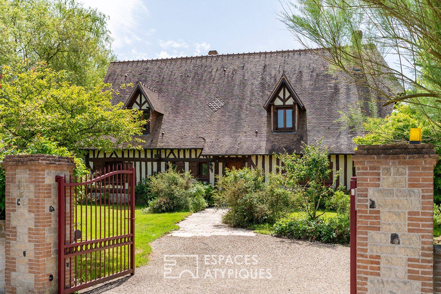 Maison 8 pièces 185 m² · à Saint-Martin-du-Vivier · 185 m² · 549 000 €