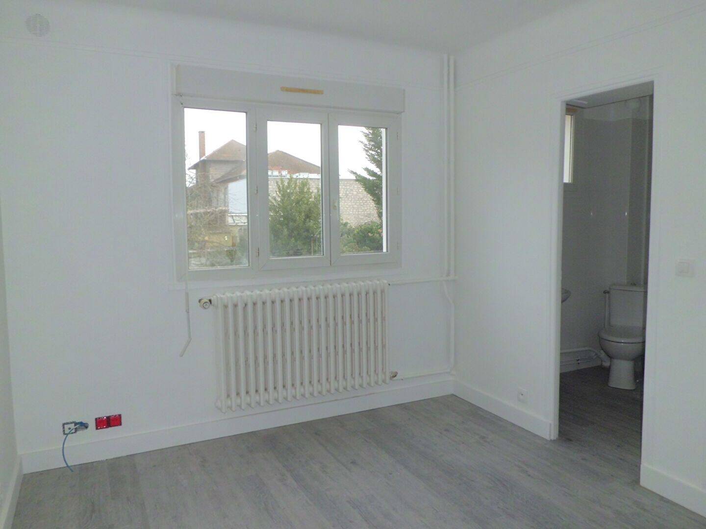 Appartement 1 pièce 19 m² · à Clamart · 18,7 m² · 644 €
