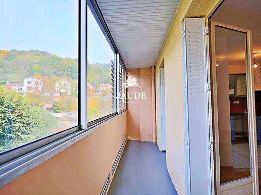 Appartement à louer 875 € 4 pièces 3 chambres 76 m² Étage 1/2 Royat 63130