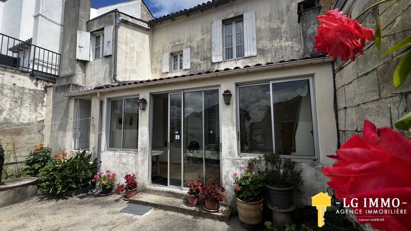 Maison 7 pièces 144 m² · à Mirambeau · 144 m² · 70 500 €