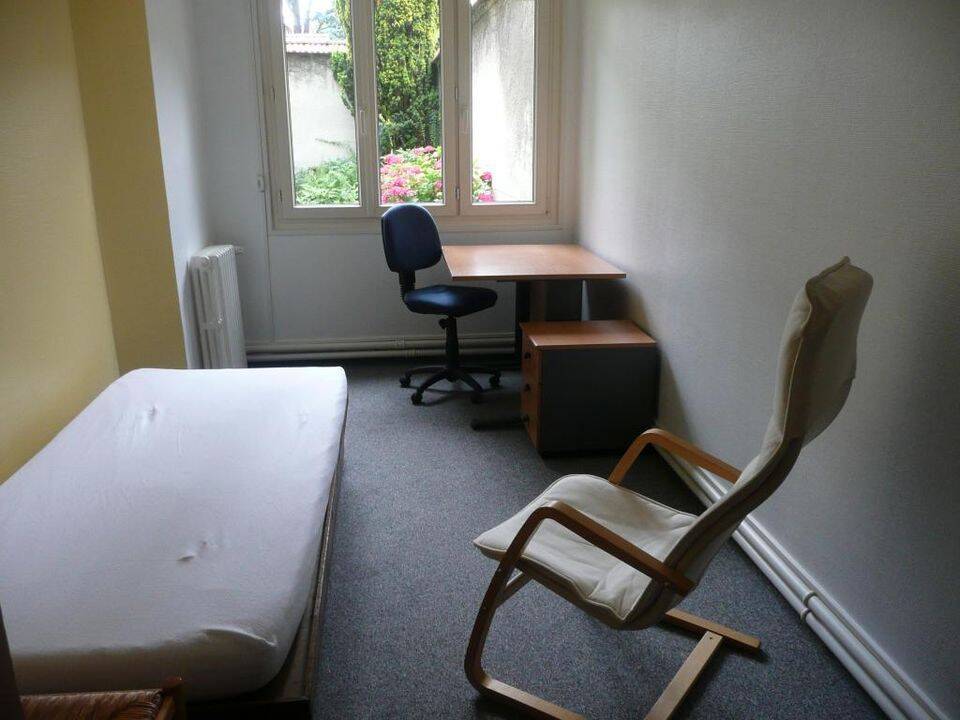 Appartement 1 pièce 13 m² · à Reims · 13 m² · 380 €