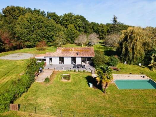 Maison à vendre 288 000 € 10 pièces 3 chambres 141 m² 27 083 m² de terrain Saint-Aquilin 24110