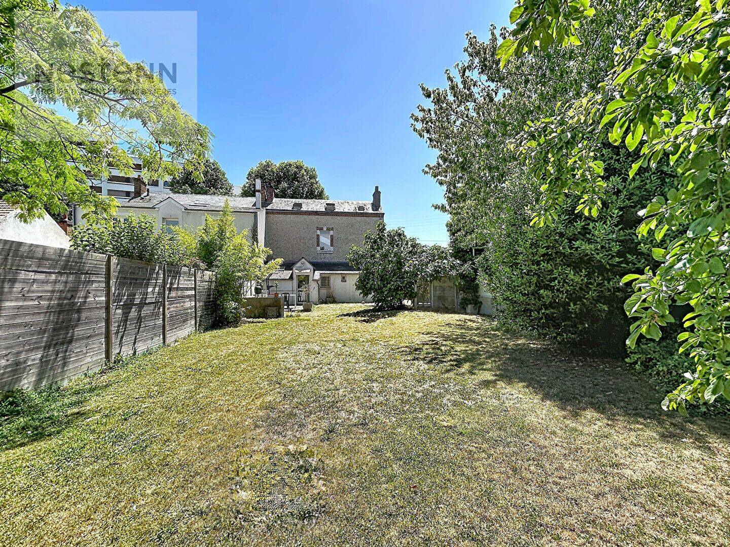 Maison 4 pièces 100 m² · à Orléans · 100 m² · 1 500 €/mois