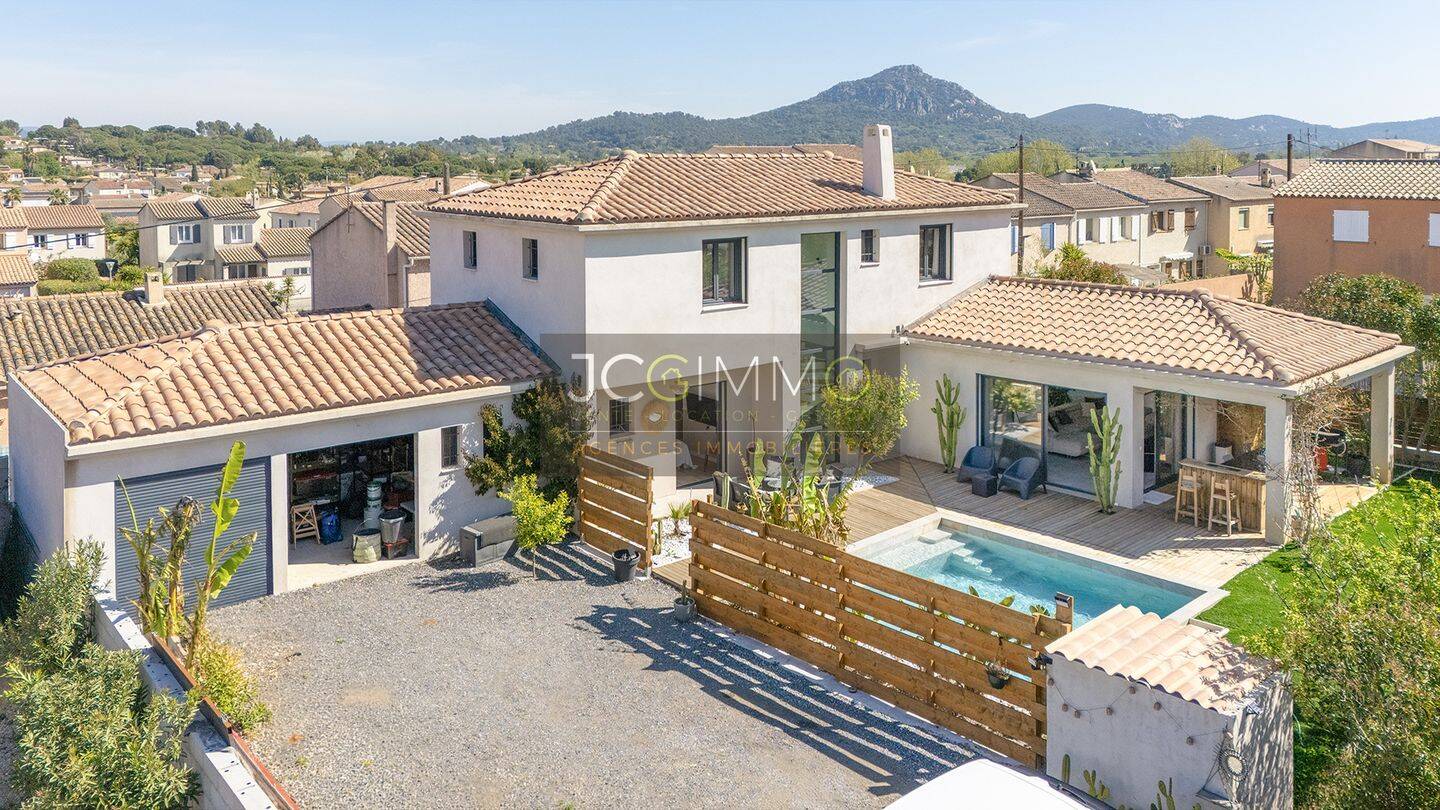 Maison 7 pièces 152 m² · à La Crau · 152 m² · 749 900 €