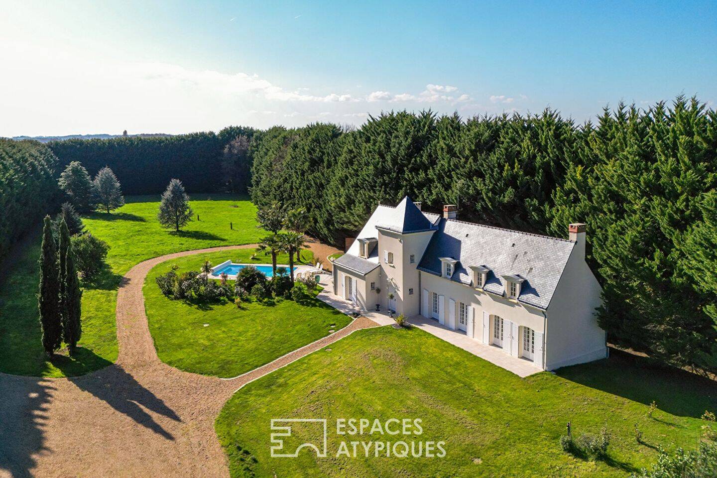 Maison 8 pièces 207 m² · à Loire-Authion · 207 m² · 663 000 €