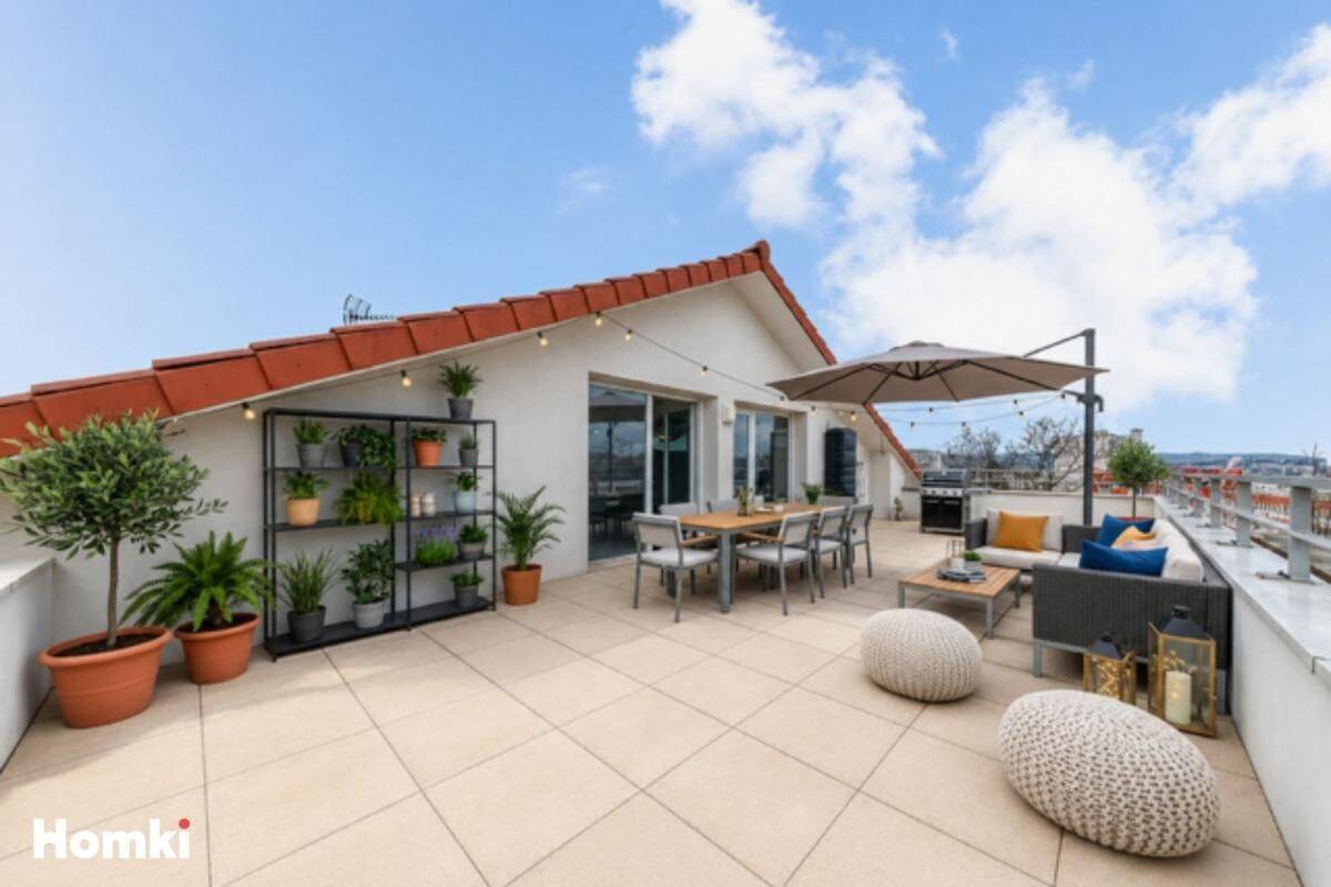 Appartement 4 pièces 116 m² · à Lyon 8ème Arrondissement · 116 m² · 325 000 €