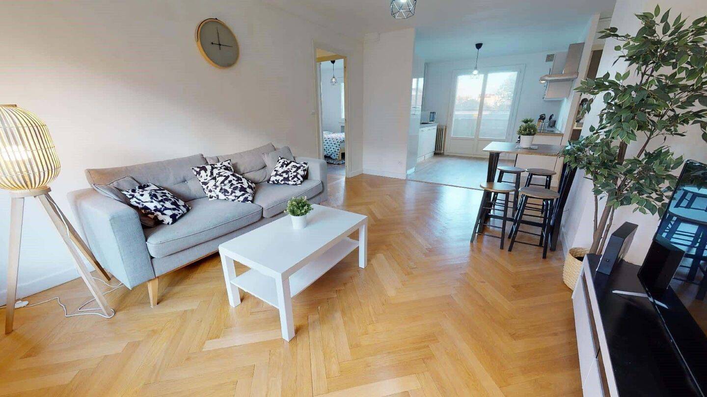 Room in Rue Victor Basch, Villeurbanne for 88 m² with 5 bedrooms — 17
