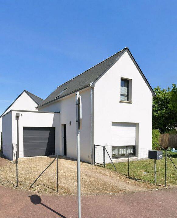 Maison 6 pièces 111 m² · à Ambon · 111 m² · 1 350 €/mois