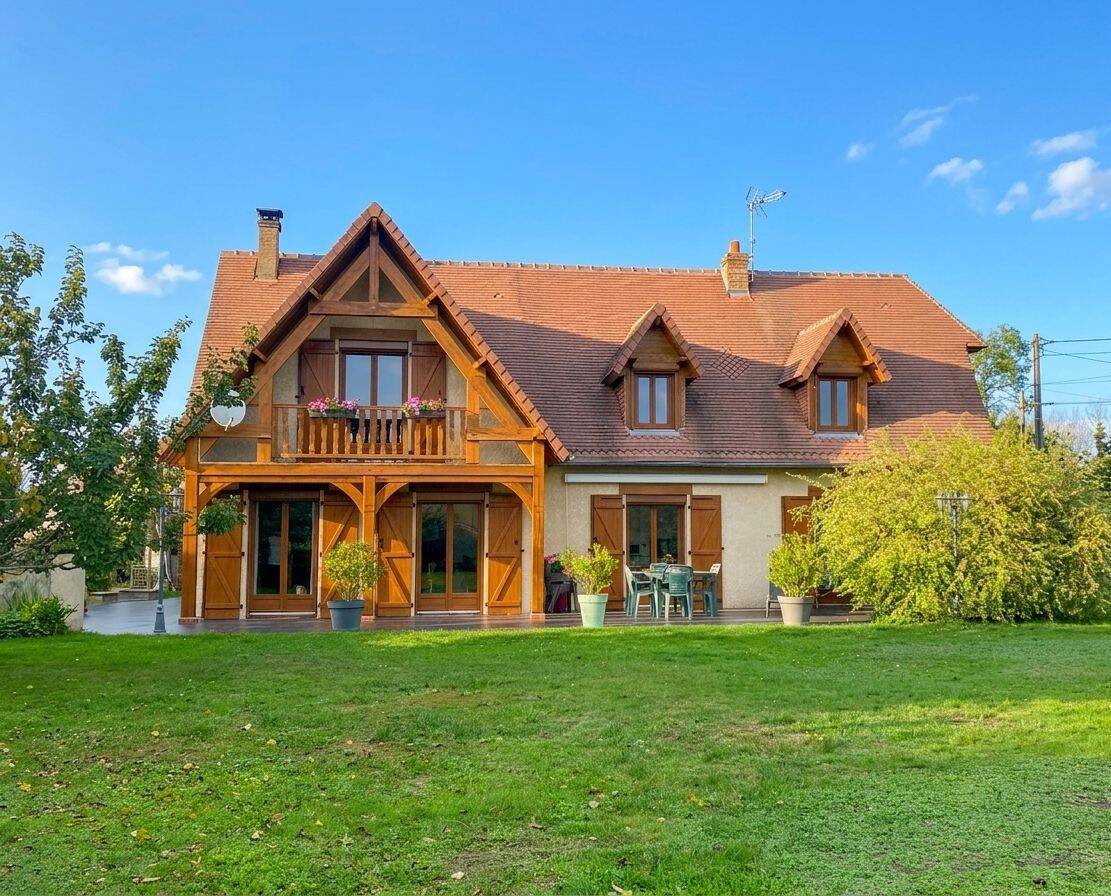 Maison 6 pièces 180 m² · à Arelaune-en-Seine · 180 m² · 336 000 €