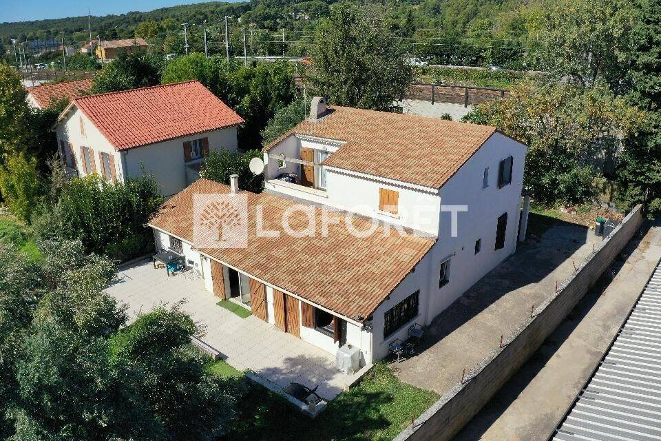 Maison 8 pièces 165 m² · à Aubagne · 165 m² · 440 000 €