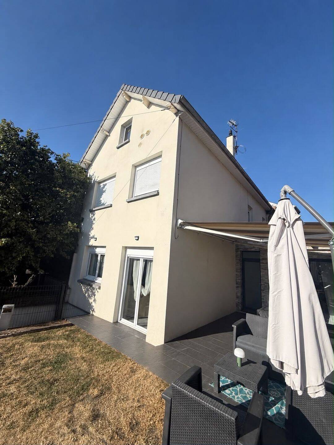 Maison 7 pièces 173 m² · à Oissel · 173 m² · 250 000 €