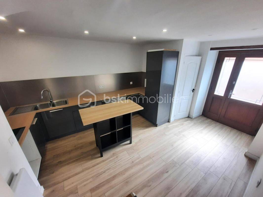 Maison 4 pièces 62 m² · à Bagnols-en-Forêt · 62 m² · 825 €/mois
