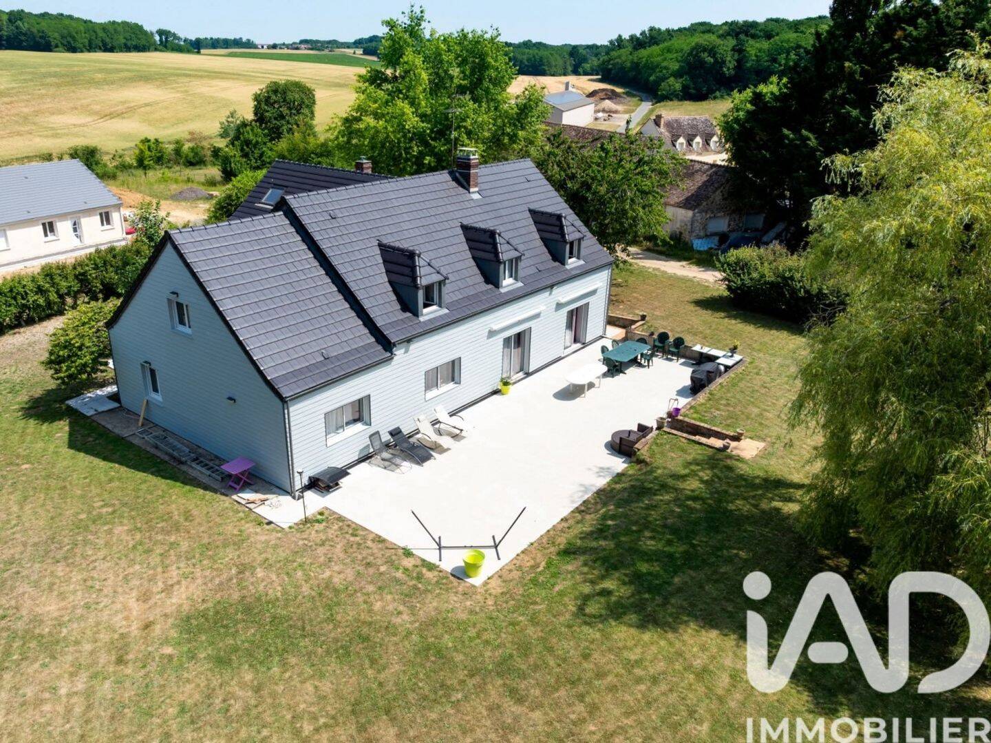 Maison 9 pièces 250 m² · à Saint-Denis-lès-Sens · 250 m² · 359 000 €