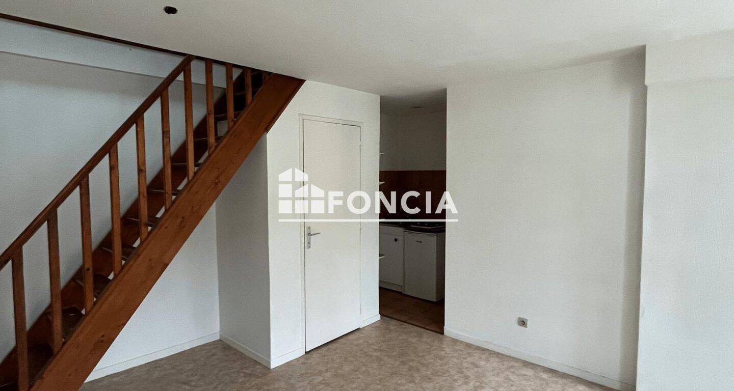 Appartement 1 pièce 32 m² · à Saint-Étienne · 32,4 m² · 353 €