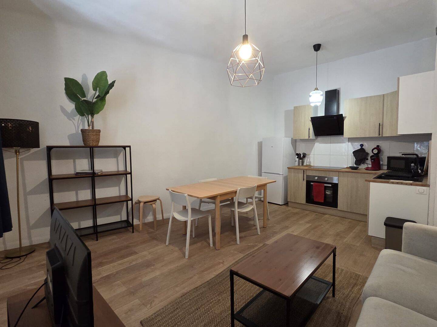Appartement 3 pièces 56 m² · à Marseille 1er Arrondissement · 56 m² · 1 100 €