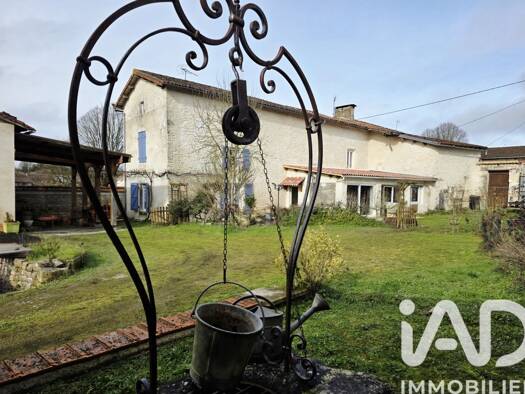 Maison à vendre 192 000 € 7 pièces 3 chambres 200 m² 1 000 m² de terrain Marcillac-Lanville 16140