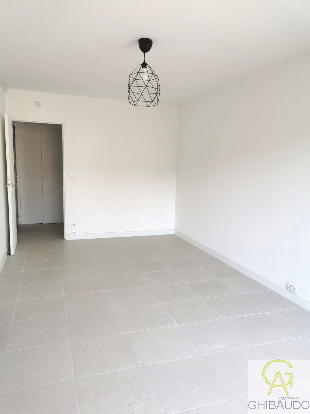 Appartement 1 pièce 27 m² · à Aix-en-Provence · 27,3 m² · 600 €