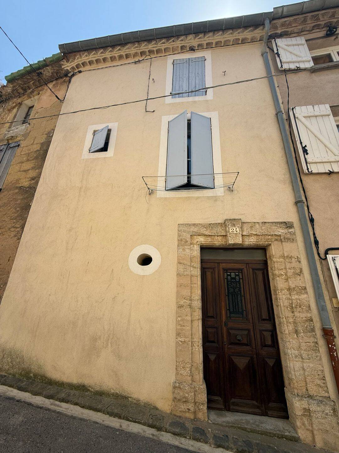 Maison 4 pièces 56 m² · à Castelnau-de-Guers · 56 m² · 75 000 €