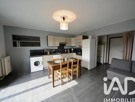 Appartement à vendre 134 000 € 3 pièces 2 chambres 62 m² Étage 3/4 Allies-Clos d'Or Grenoble 38100