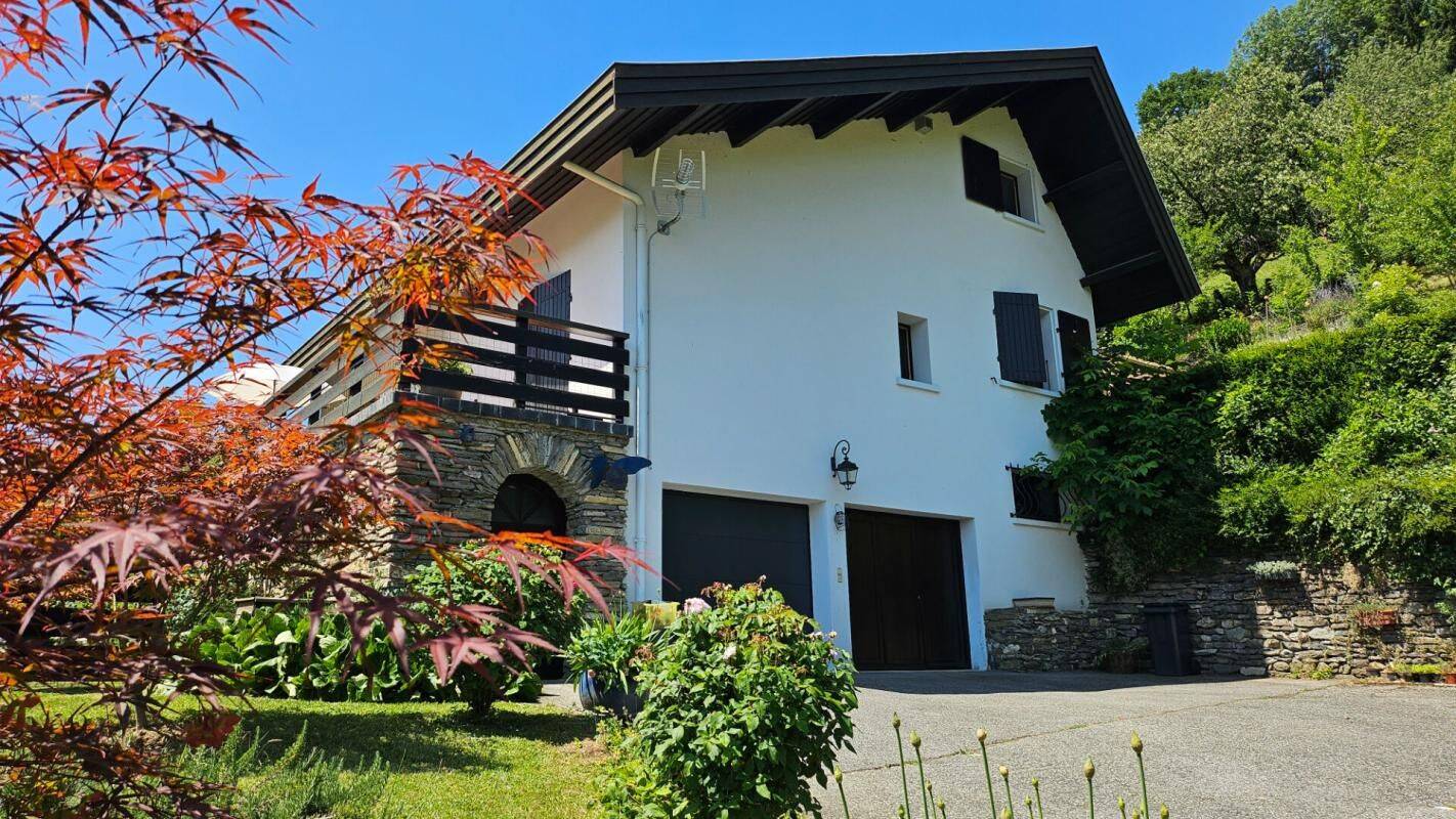 Maison 8 pièces 252 m² · à Valgelon-la Rochette · 252 m² · 695 000 €
