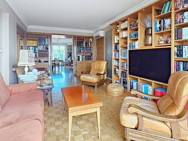 Appartement à vendre 292 000 € 5 pièces 4 chambres 155 m² Étage 3/8 Centre Ville Pau 64000