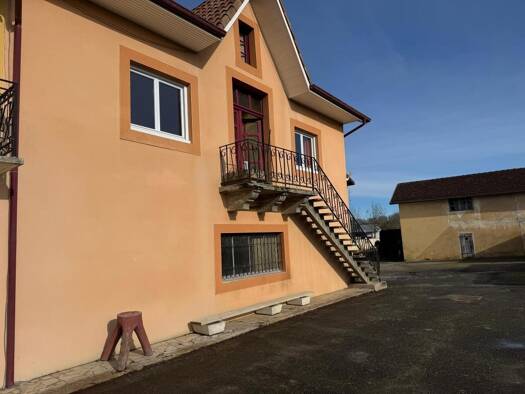 Maison à vendre 169 000 € 6 pièces 5 chambres 130 m² 1 410 m² de terrain Amou 40330