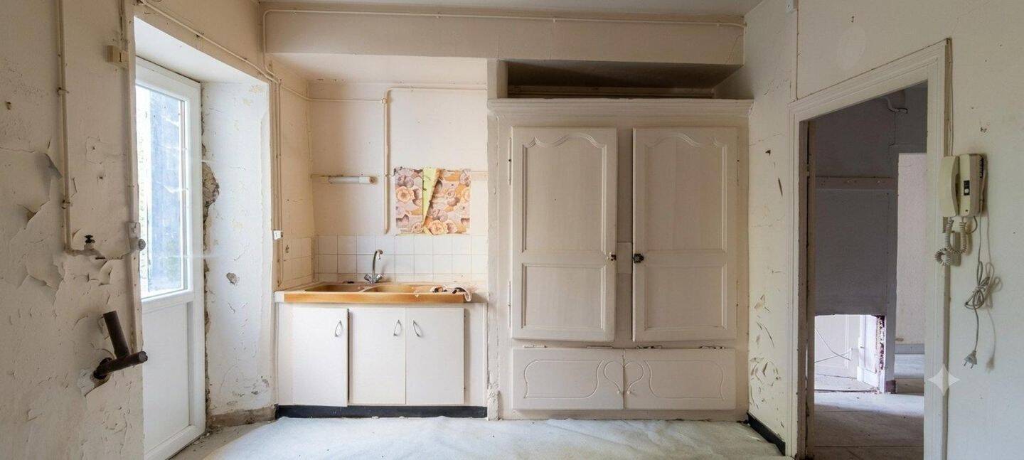 Maison 6 pièces 170 m² · à Saint-Jean-d'Angély · 170 m² · 106 500 €
