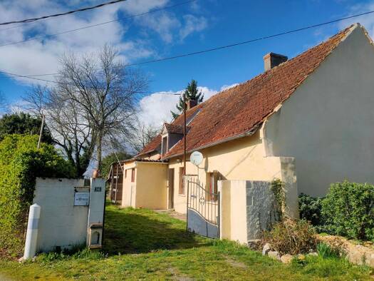 Maison à vendre 48 700 € 2 pièces 1 chambre 63 m² 1 400 m² de terrain Gardefort 18300