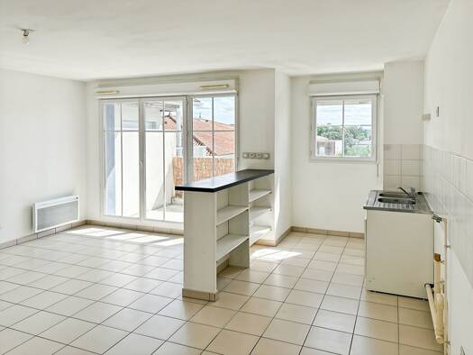 Appartement à vendre 212 000 € 3 pièces 2 chambres 62 m² Étage 2/2 Audenge 33980