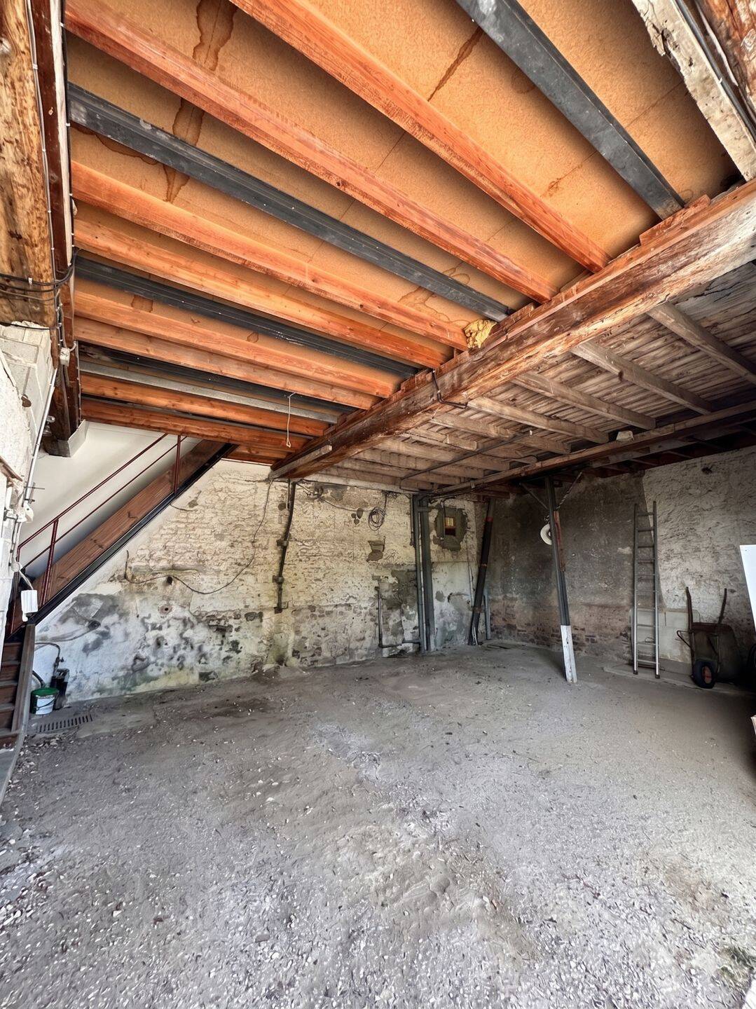 Maison 5 pièces 85 m² · à Fay-aux-Loges · 85 m² · 92 000 €