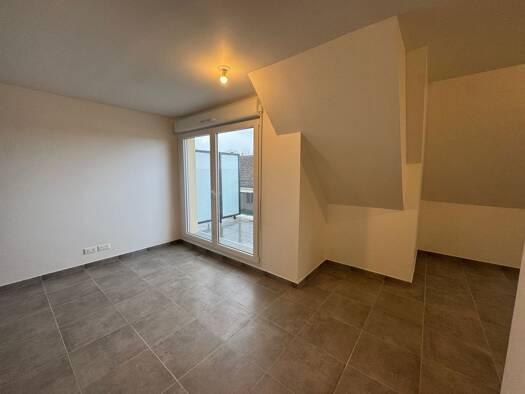 Appartement à louer 739 € 1 pièce 3 679 m² Étage 2/2 disponible dès maintenant Buchelay 78200