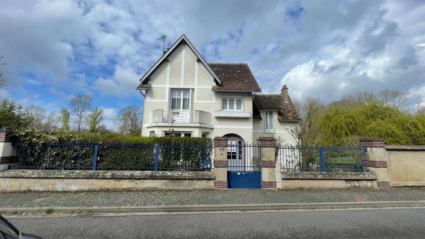 Maison 5 pièces 110 m² · à Thivars · 110 m² · 300 000 €