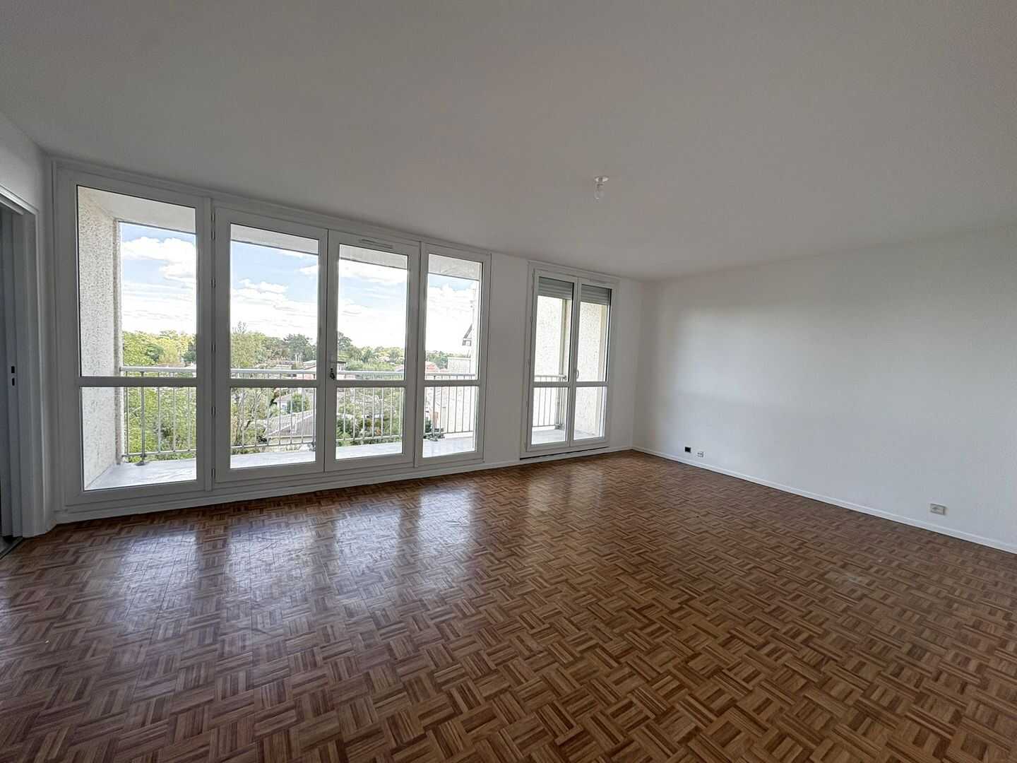 Appartement 4 pièces 84 m² · à Gradignan · 83,9 m² · 1 034 €/mois