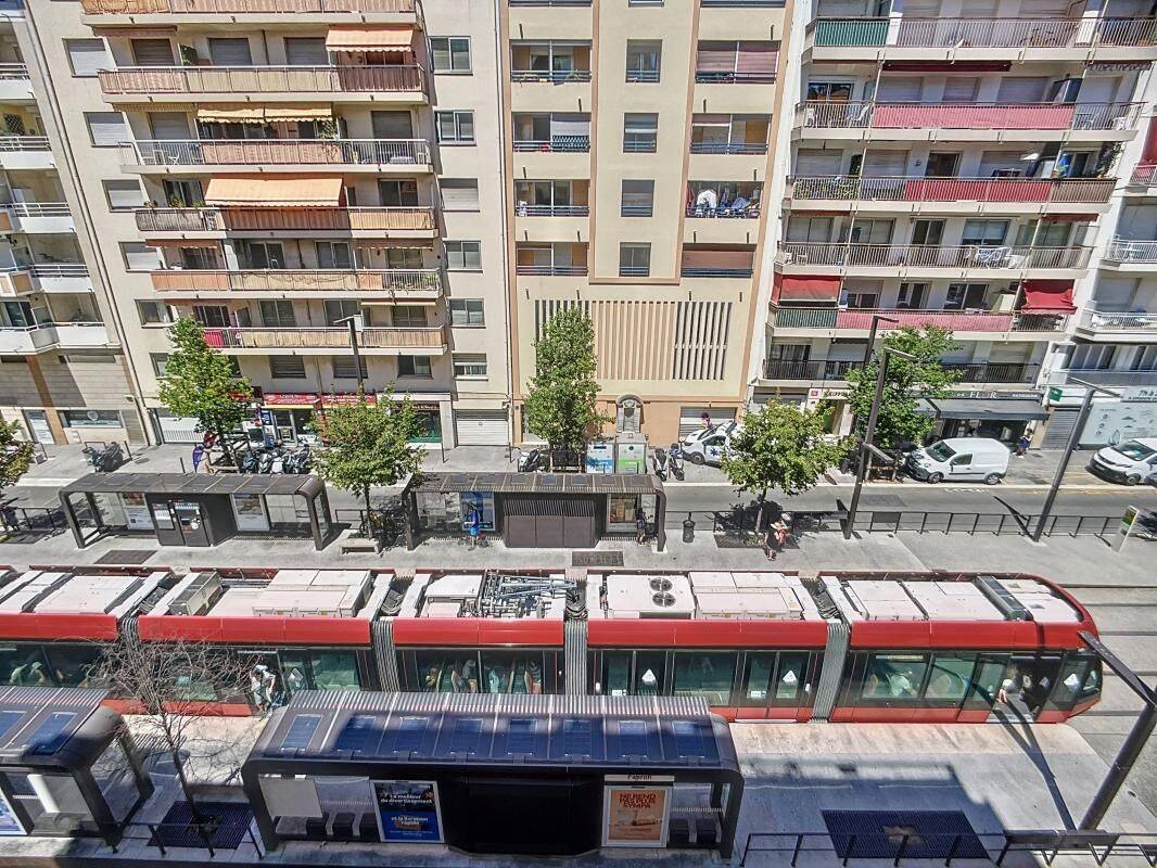 Studio Nice/Californie meublé étudiant 27.60 m2 — 1