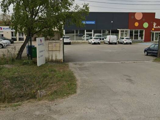 Espace bureau à vendre 1 600 000 € 1 100 m² de bureaux Avignon 84000