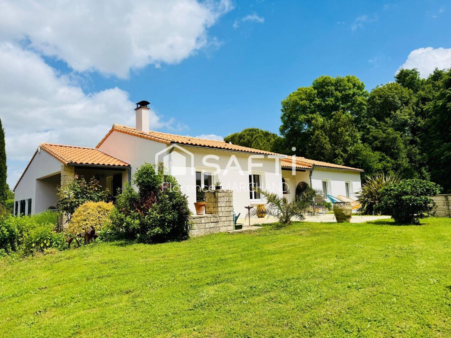 Maison 7 pièces 155 m² · à Vouillé · 155 m² · 373 000 €