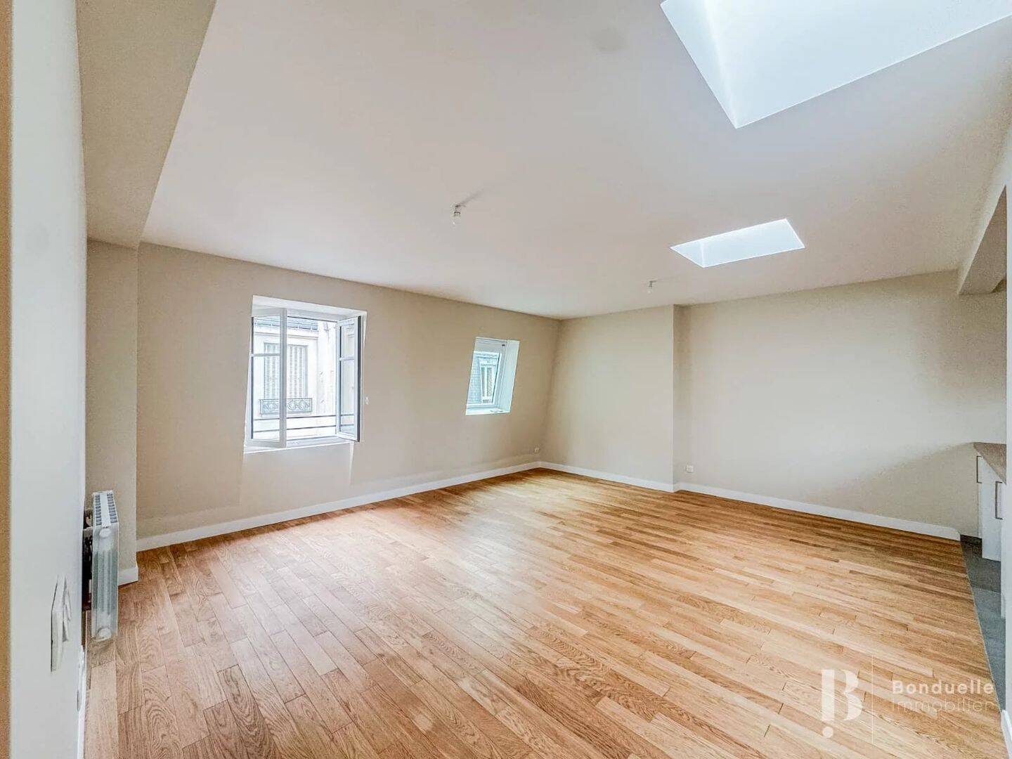 Appartement 4 pièces 90 m² · à Paris 8ème Arrondissement · 89,7 m² · 3 428 €/mois