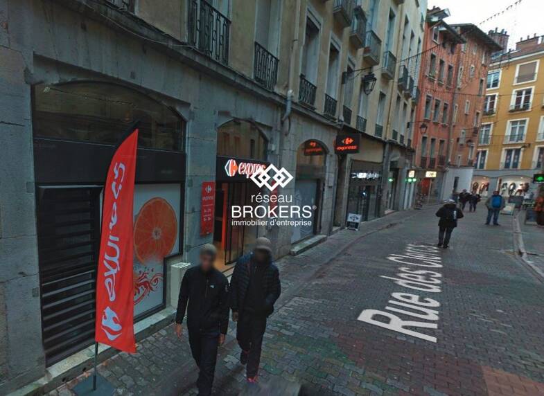 Local commercial à louer 2 215 € 156 m² de surface de vente Allies-Clos d'Or Grenoble 38000