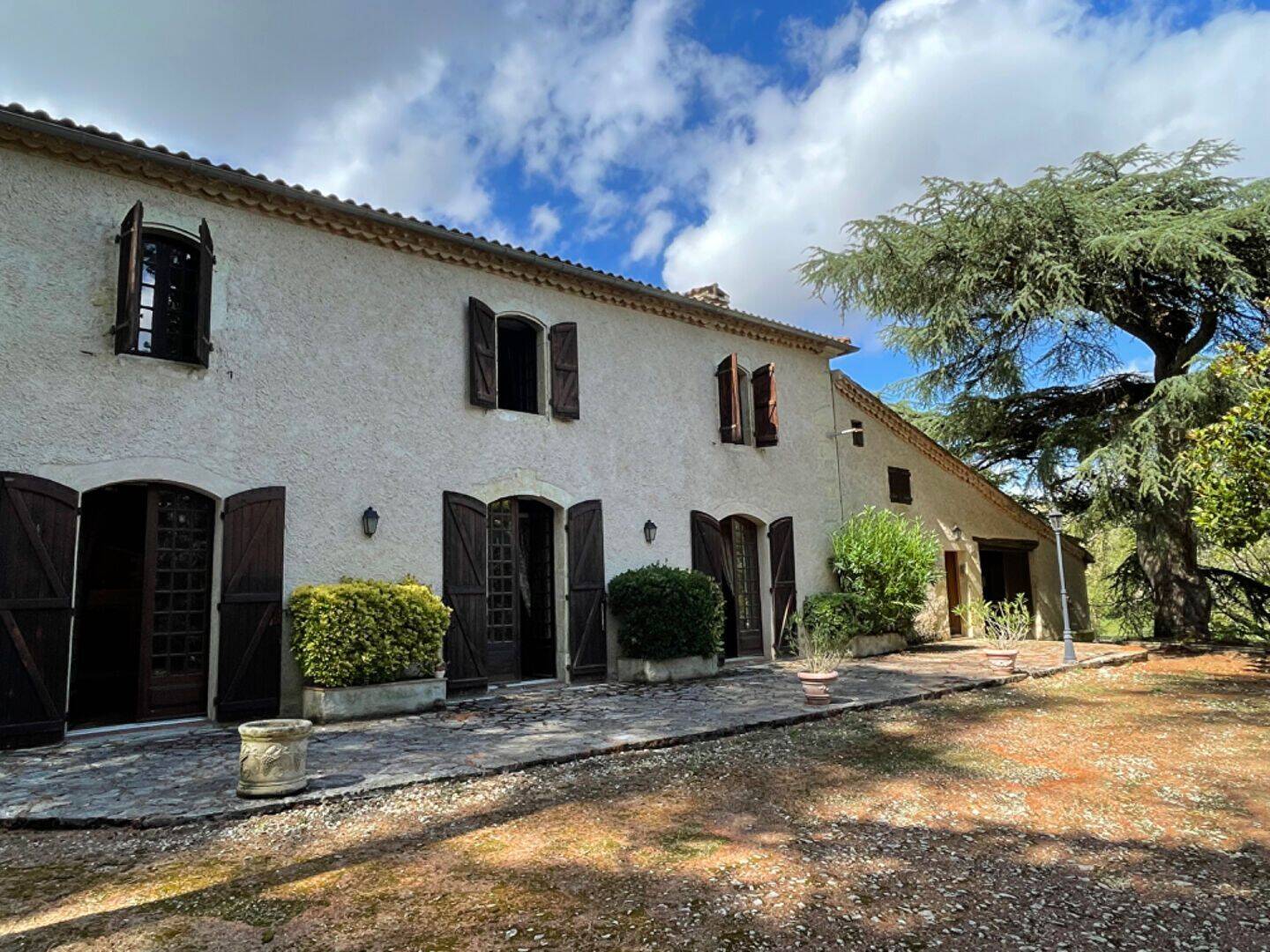 Maison 9 pièces 315 m² · à Auch · 315 m² · 346 000 €