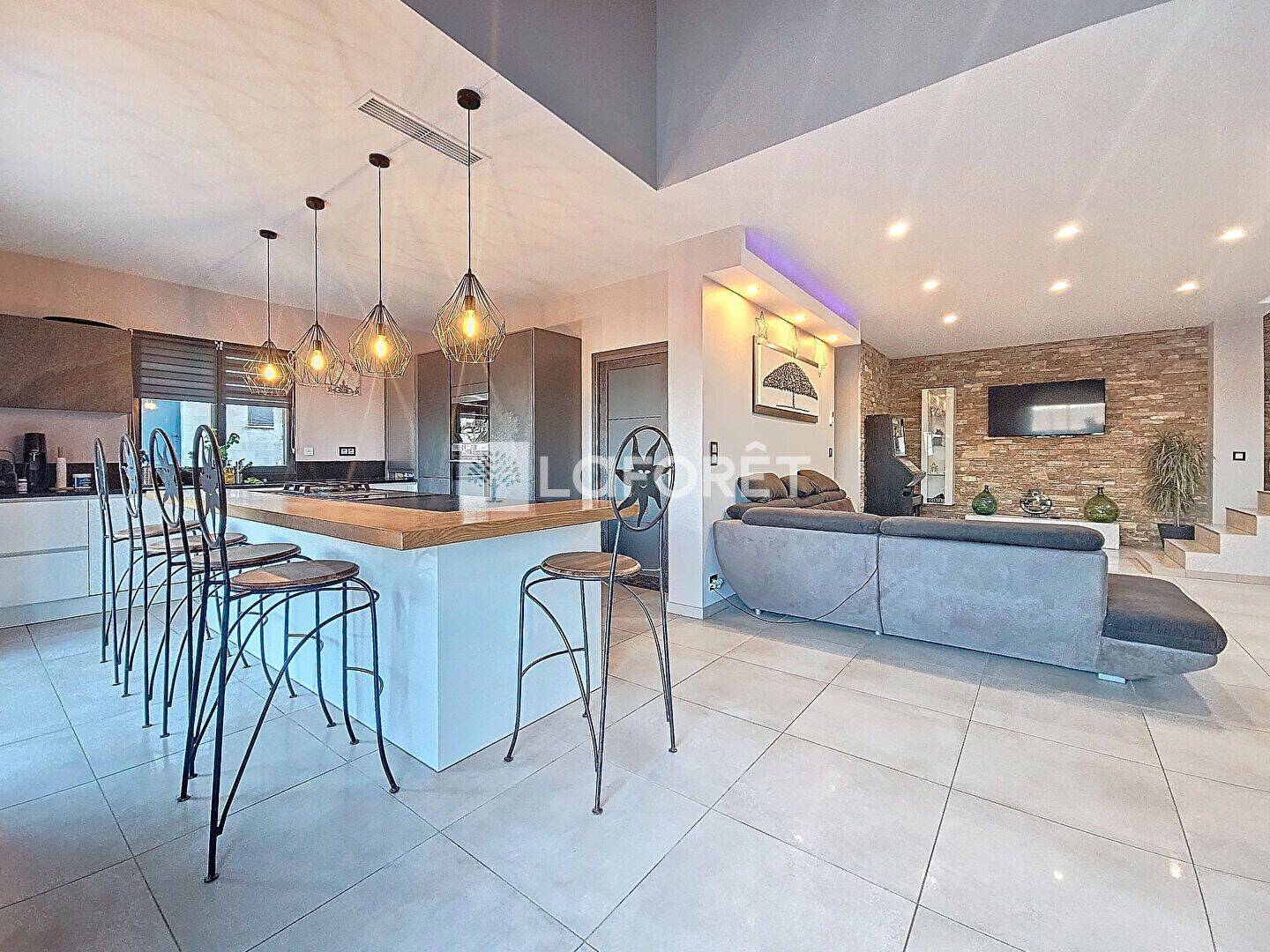 Maison 9 pièces 258 m² · à Montady · 258 m² · 594 000 €