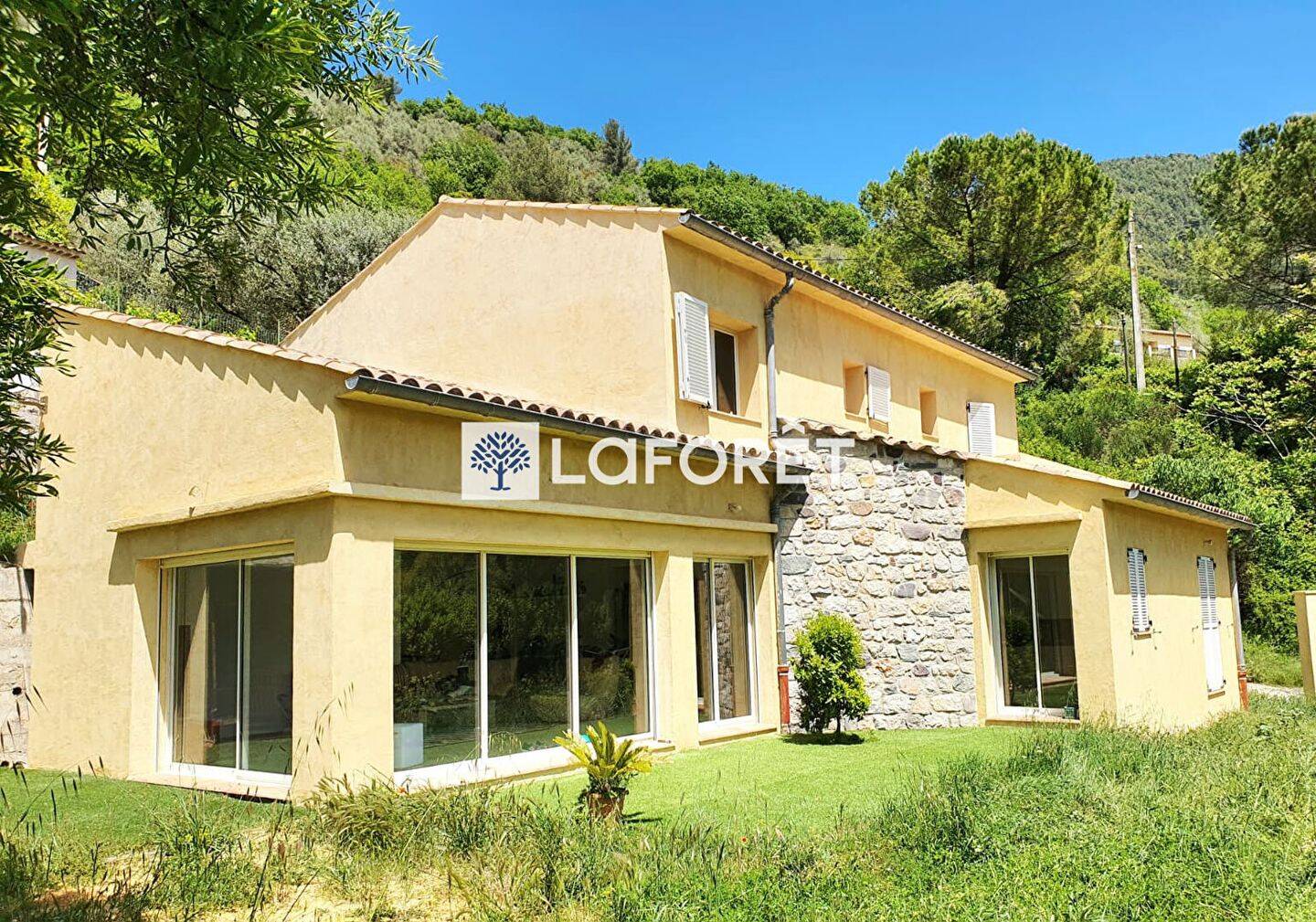 Maison 5 pièces 178 m² · à L'Escarène · 177,5 m² · 680 000 €