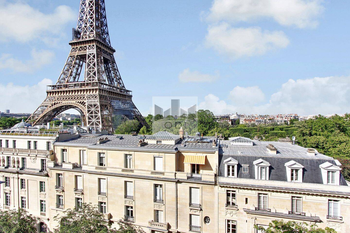 Appartement 2 pièces 64 m² · à Paris 7ème Arrondissement · 63,6 m² · 3 800 €