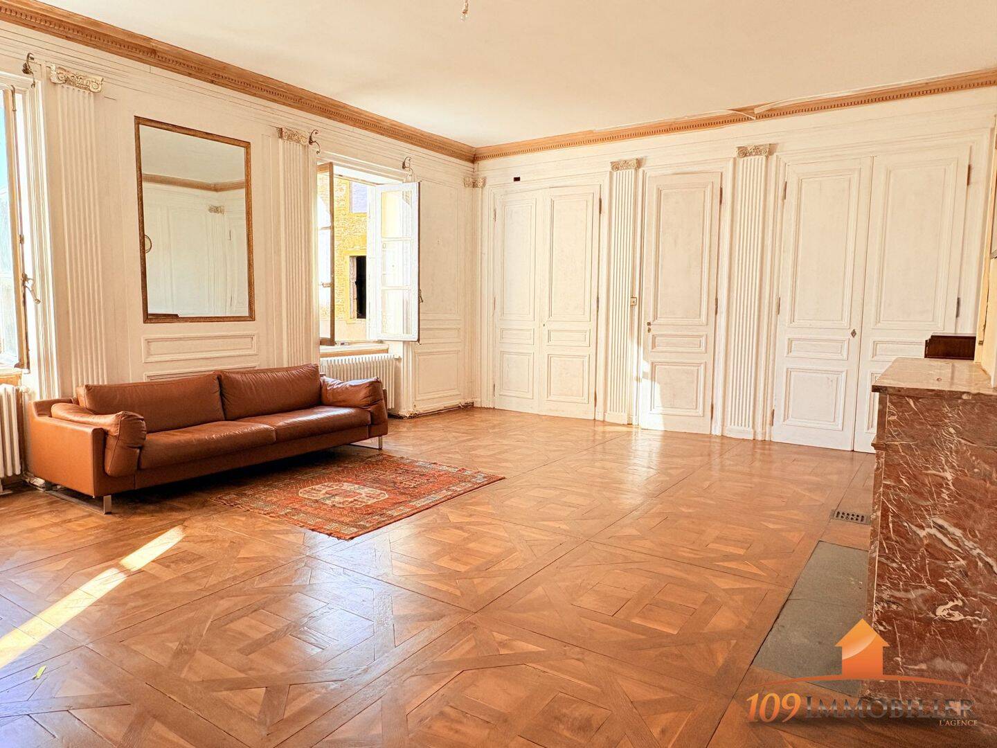 Maison 7 pièces 225 m² · à Theizé · 225 m² · 440 000 €