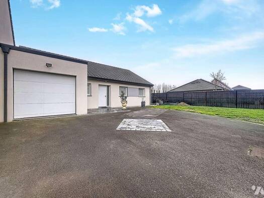 Maison de plain-pied à vendre 294 000 € 4 pièces 3 chambres 98 m² 400 m² de terrain Hazebrouck 59190