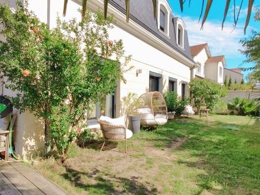 Maison à vendre 980 000 € 6 pièces 4 chambres 156 m² 345 m² de terrain Village Doumer Carrières-sur-Seine 78420