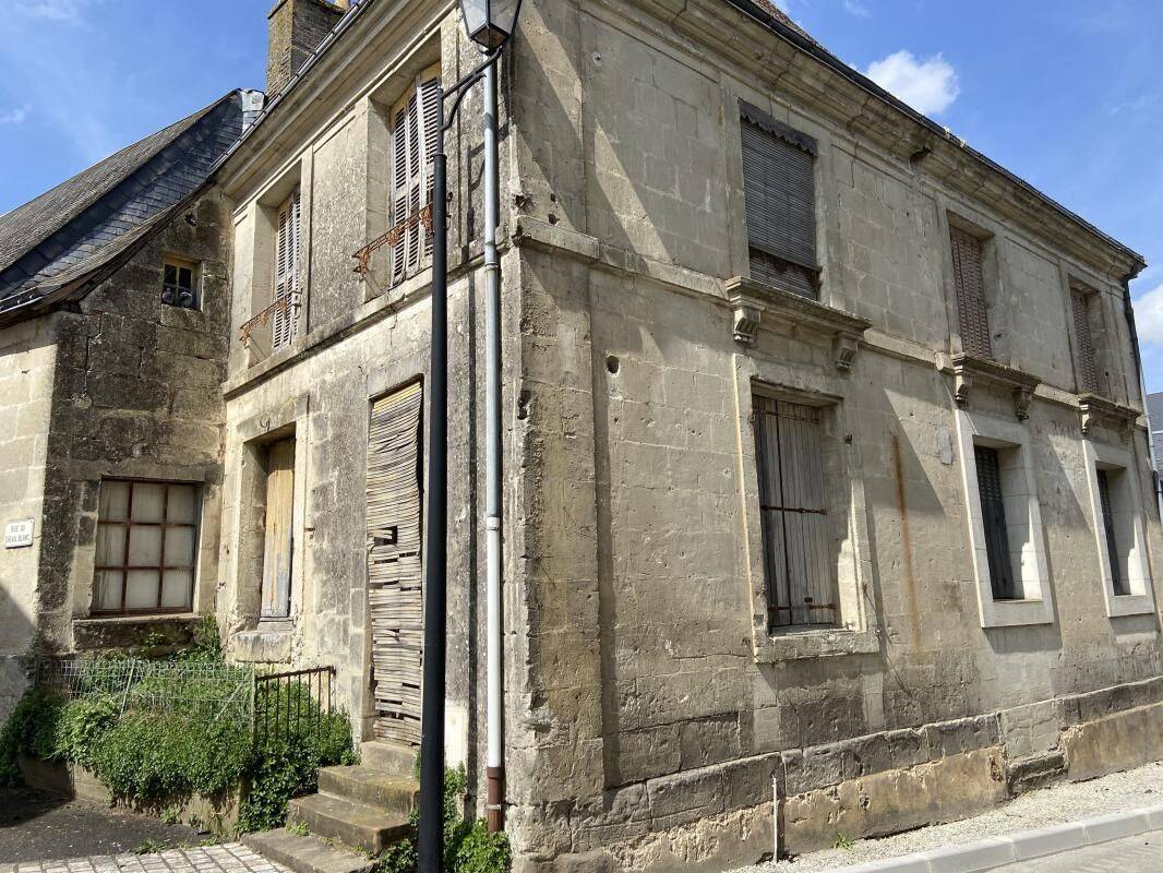 Maison 7 pièces 167 m² · à Saint-Christophe-sur-le-Nais · 167 m² · 85 000 €