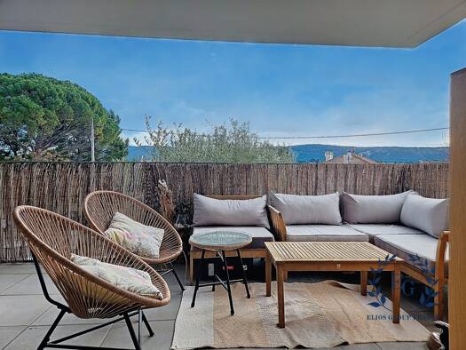 Appartement à vendre 239 000 € 3 pièces 2 chambres 54 m² RDC/3 Aubagne 13400